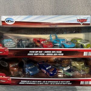 Mattel Disney Pixar Cars Die-Cast Vehicle Set - 5-Pack bundle